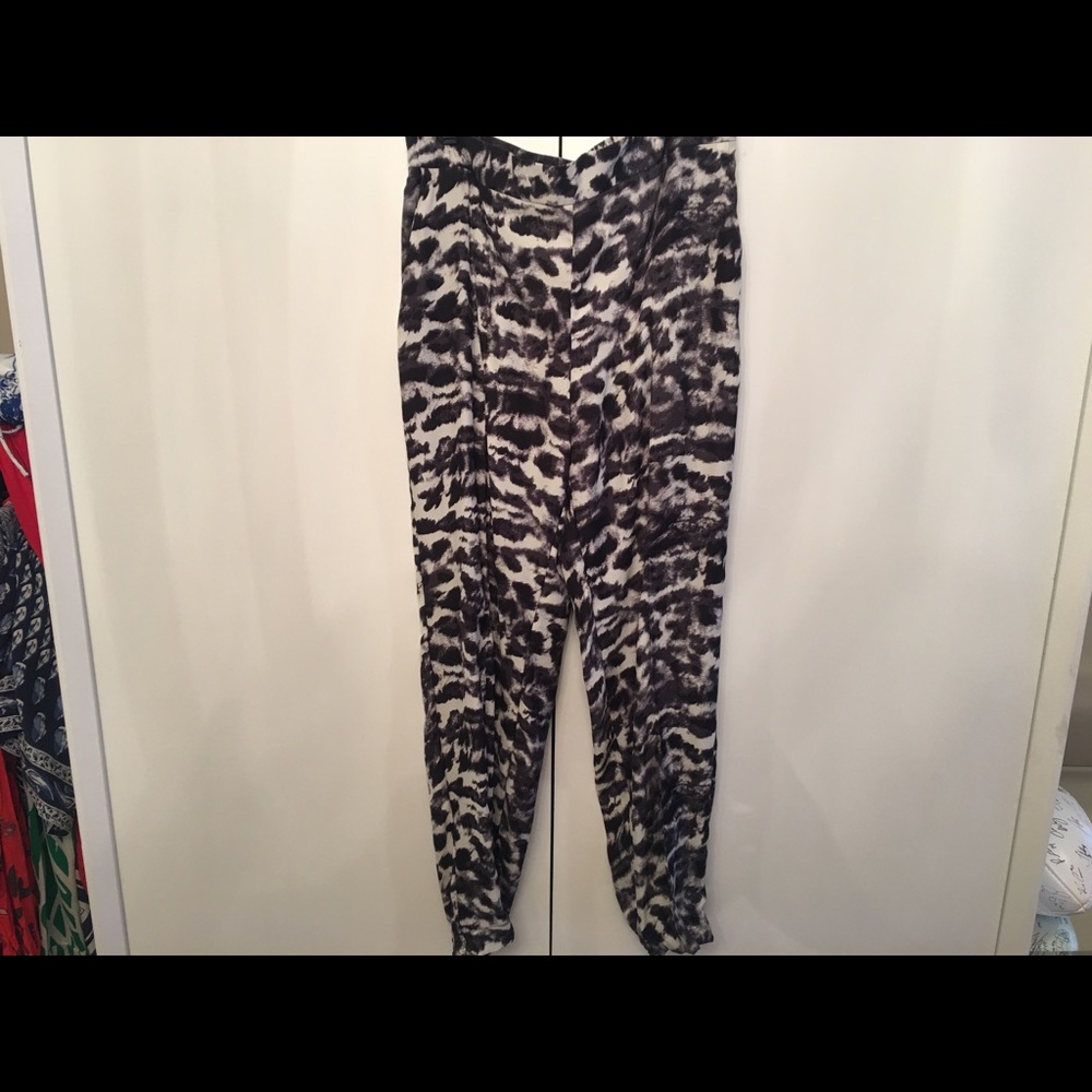 ZARA B&W animal print haram pants, M